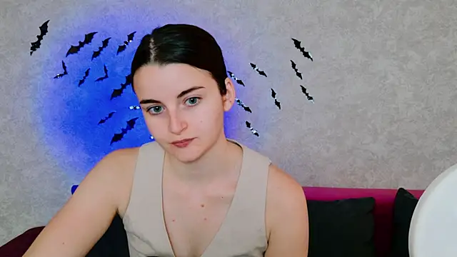 Miss Arwen online show from 10-17-25, 04:37