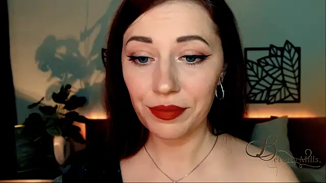 MissBeverlyMills online show from 12-06-24, 09:43