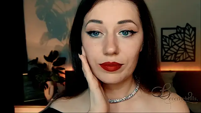 MissBeverlyMills online show from 12-12-24, 06:42