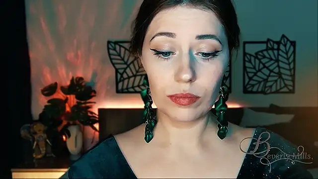 MissBeverlyMills online show from 01-24-25, 06:14