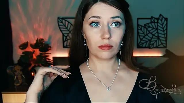 MissBeverlyMills online show from 01-25-25, 06:13