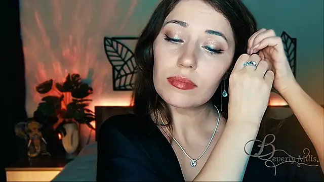 MissBeverlyMills online show from 01-25-25, 09:46