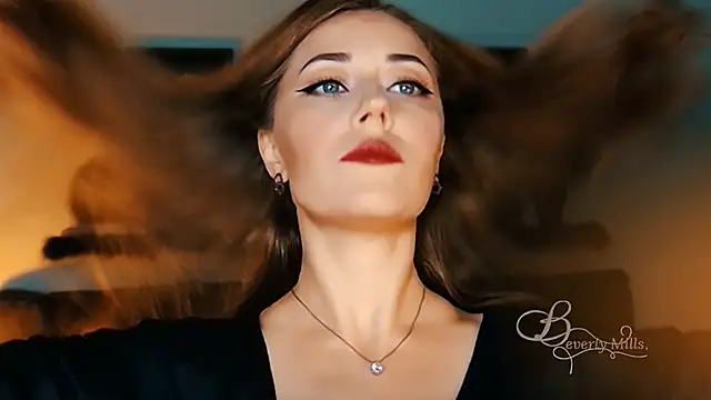 MissBeverlyMills online show from 09-29-25, 12:05