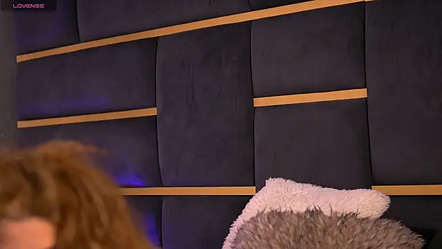 Snapshot of CynthiaWest chatting on 01-10-25, 04:12 CynthiaWest online show from 01-10-25, 04:12