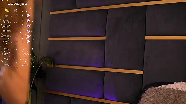 Snapshot of CynthiaWest chatting on 01-30-25, 04:06 CynthiaWest online show from 01-30-25, 04:06