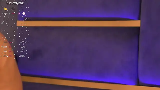 Snapshot of CynthiaWest chatting on 03-18-25, 04:04 CynthiaWest online show from 03-18-25, 04:04