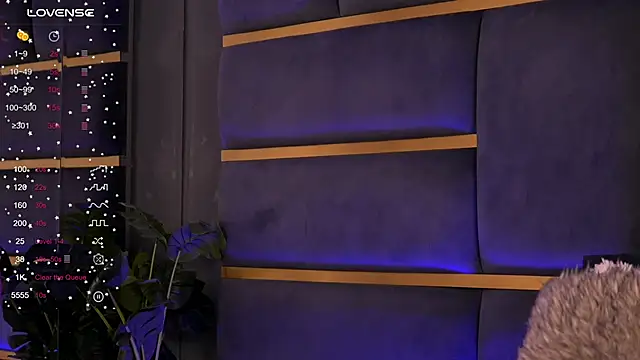 Snapshot of CynthiaWest chatting on 03-21-25, 04:06 CynthiaWest online show from 03-21-25, 04:06