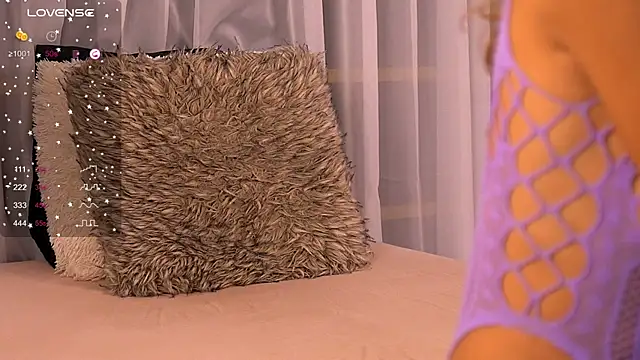 Snapshot of CynthiaWest chatting on 09-09-25, 03:06 CynthiaWest online show from 09-09-25, 03:06