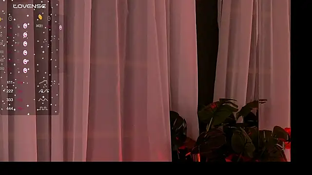 Snapshot of CynthiaWest chatting on 10-15-25, 03:06 CynthiaWest online show from 10-15-25, 03:06