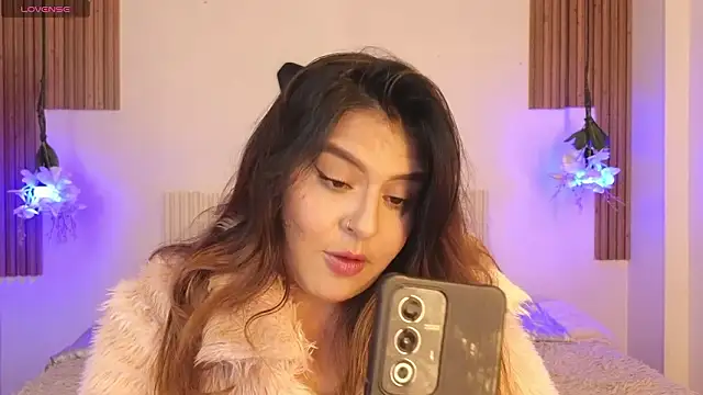 Snapshot of _poison_sweet chatting on 02-23-26, 07:00 poison sweet online show from 02-23-26, 07:00