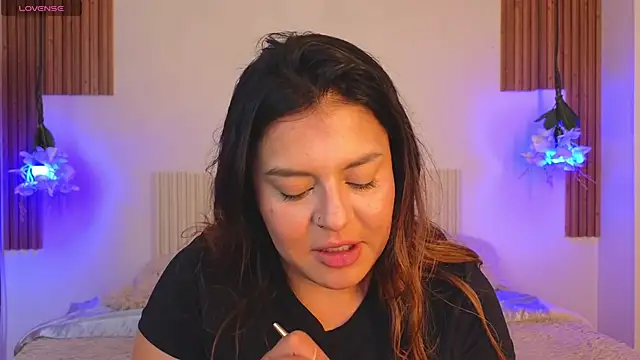 Snapshot of _poison_sweet chatting on 03-05-26, 06:15 poison sweet online show from 03-05-26, 06:15