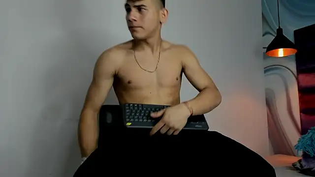 andrew rose  online show from 12-22-24, 06:39