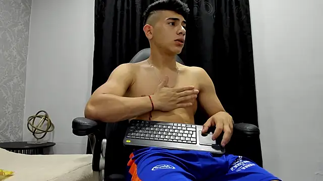 andrew rose  online show from 01-09-25, 05:11