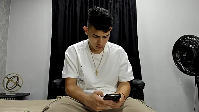 andrew rose  online show from 01-13-25, 02:21