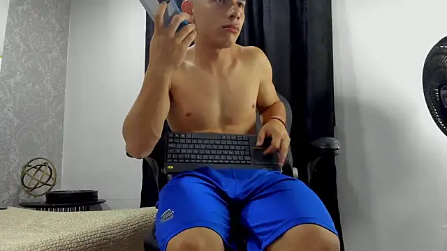 andrew rose  online show from 03-07-25, 12:45