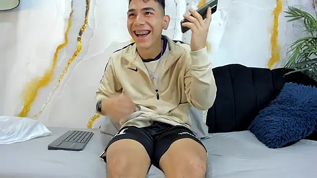 andrew rose  online show from 10-07-25, 02:47