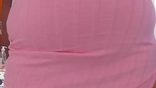 Snapshot of Elianissquirt chatting on 02-08-25, 01:01 Elianissquirt online show from 02-08-25, 01:01