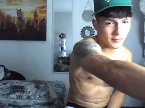 Snapshot of Pharaon_71 chatting on 02-18-25, 04:15 Pharaon 71 online show from 02-18-25, 04:15