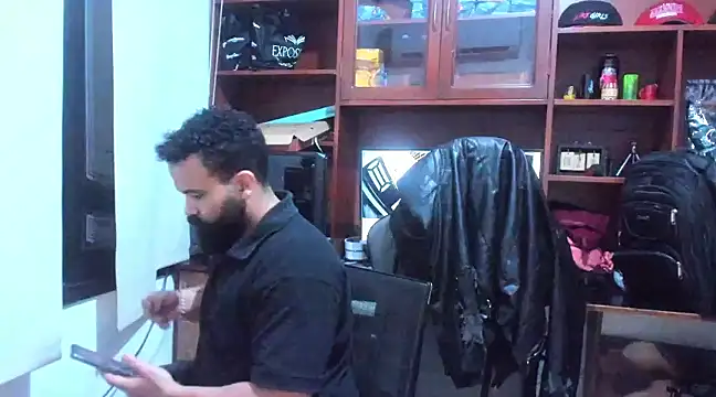 Snapshot of Drako_Argentii chatting on 01-29-25, 06:43 Drako Argentii online show from 01-29-25, 06:43