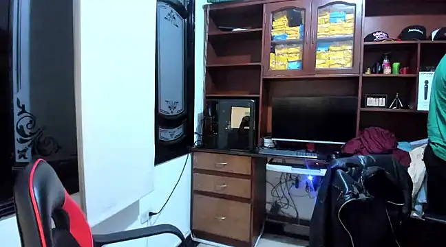 Snapshot of Drako_Argentii chatting on 02-13-25, 11:04 Drako Argentii online show from 02-13-25, 11:04