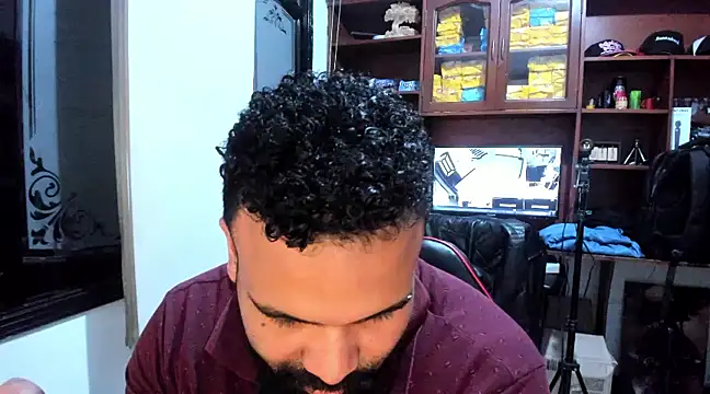 Snapshot of Drako_Argentii chatting on 02-14-25, 10:58 Drako Argentii online show from 02-14-25, 10:58