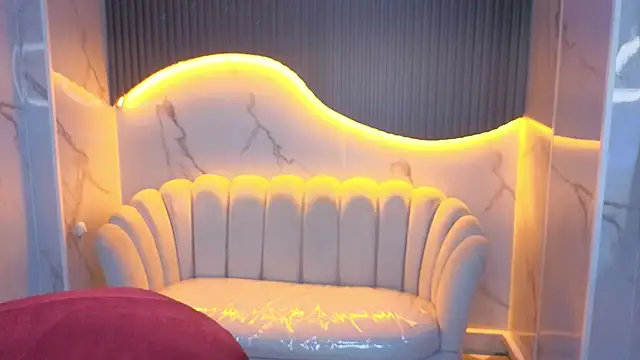 victoria castillo b online show from 02-14-26, 07:43