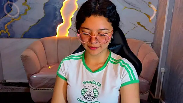 victoria castillo b online show from 05-05-26, 07:44