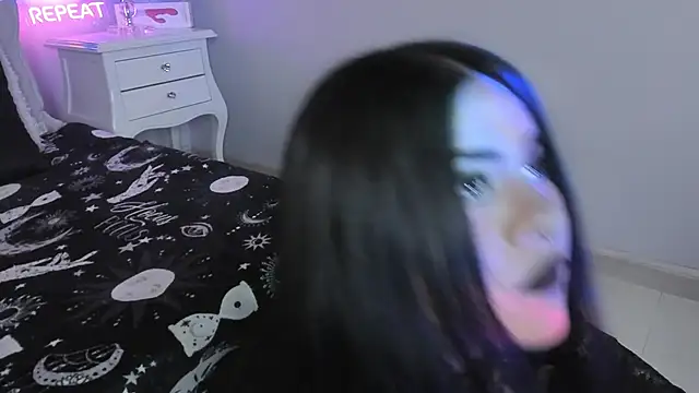 atena hill online show from 12-20-25, 07:32