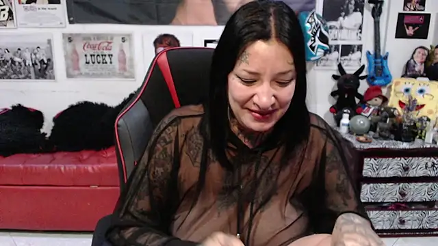 Snapshot of Rollyderolandia666 chatting on 02-24-25, 02:08 Rollyderolandia666 online show from 02-24-25, 02:08