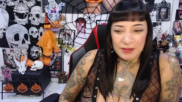 Snapshot of Rollyderolandia666 chatting on 10-22-25, 10:53 Rollyderolandia666 online show from 10-22-25, 10:53