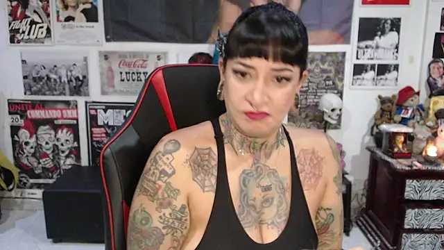 Snapshot of Rollyderolandia666 chatting on 11-06-25, 10:32 Rollyderolandia666 online show from 11-06-25, 10:32