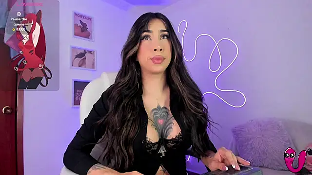 Snapshot of JulietaBomGV chatting on 02-10-26, 04:38 JulietaBomGV online show from 02-10-26, 04:38