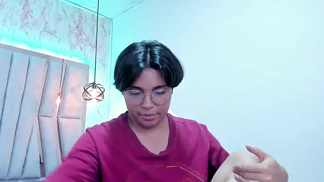 Snapshot of Emmapark_ chatting on 03-05-25, 06:56 Emmapark  online show from 03-05-25, 06:56
