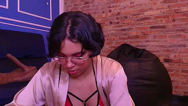 Emmapark  online show from 12-16-25, 07:41