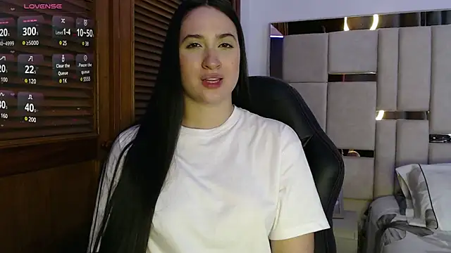 sofiaduque 26 online show from 01-20-25, 11:54