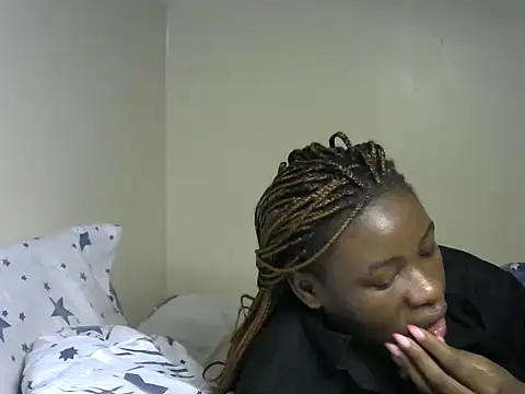 Novah  online show from 09-19-25, 02:18