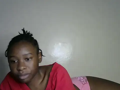 Snapshot of Novah_ chatting on 05-02-26, 03:11 Novah online show from 05-02-26, 03:11