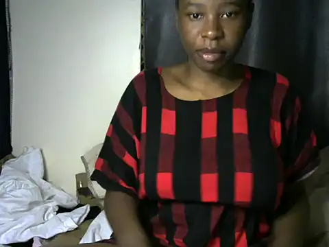 Snapshot of Novah_ chatting on 06-05-26, 12:50 Novah online show from 06-05-26, 12:50