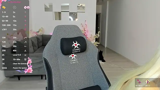 Snapshot of LovelyBianca chatting on 09-21-25, 08:10 LovelyBianca online show from 09-21-25, 08:10