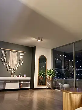 Irish Collins online show from 12-29-24, 03:54