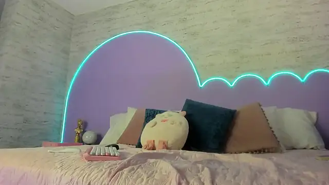 Giaa Ross online show from 11-20-25, 08:08