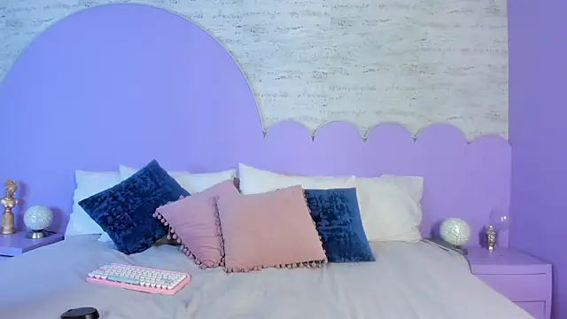 Giaa Ross online show from 12-01-25, 07:41