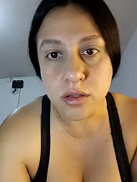 whitegirl0122 online show from 10-29-25, 08:21