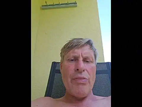 johnnym1 online show from 05-26-26, 12:23