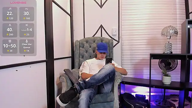 Snapshot of JuniorMorris_ chatting on 09-29-25, 09:52 JuniorMorris online show from 09-29-25, 09:52