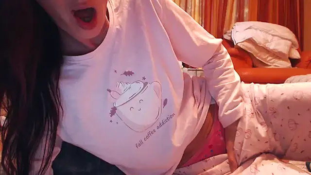 LovelyAndraGirl online show from 10-15-25, 12:16