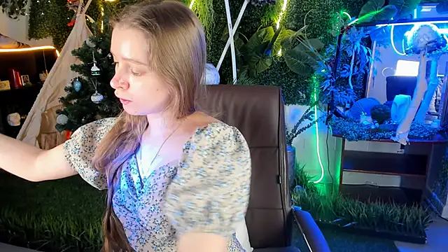 MayaSinabon online show from 12-18-24, 09:04
