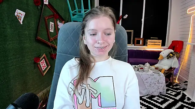 MayaSinabon online show from 02-08-25, 03:31