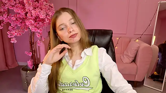 MayaSinabon online show from 03-08-25, 03:24