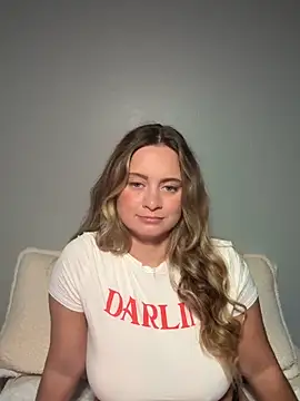 Snapshot of Sophie_Raegan chatting on 10-22-25, 03:01 Sophie Raegan online show from 10-22-25, 03:01